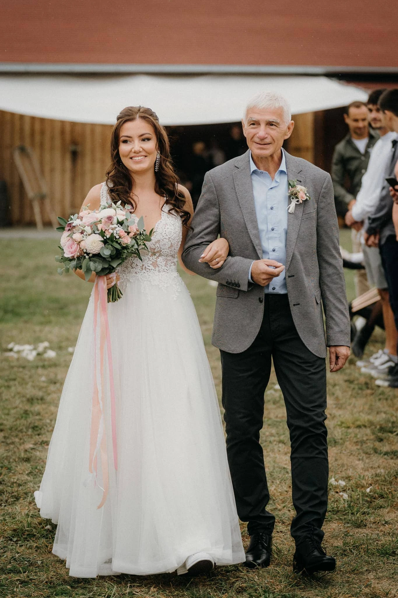 Svatba Stodola v&nbsp;meruňkovém sadu - foto 64