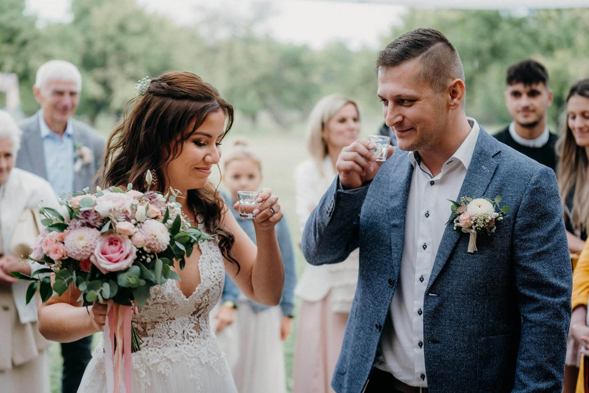 Svatba Stodola v&nbsp;meruňkovém sadu - foto 52