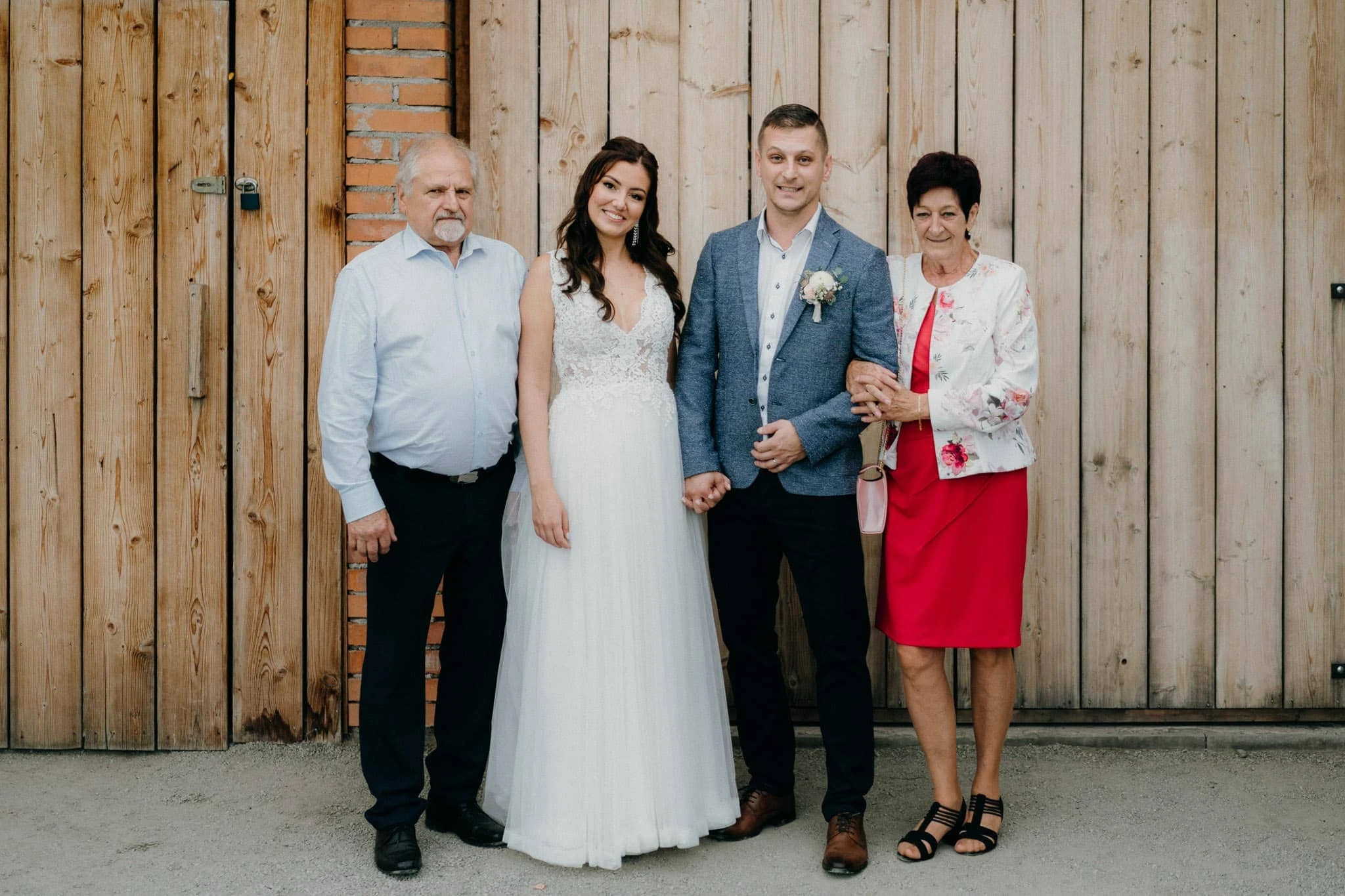 Svatba Stodola v&nbsp;meruňkovém sadu - foto 44