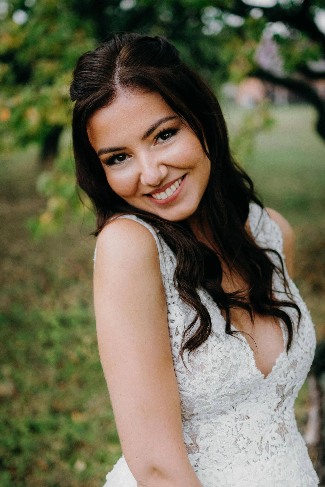 Svatba Stodola v&nbsp;meruňkovém sadu - foto 38