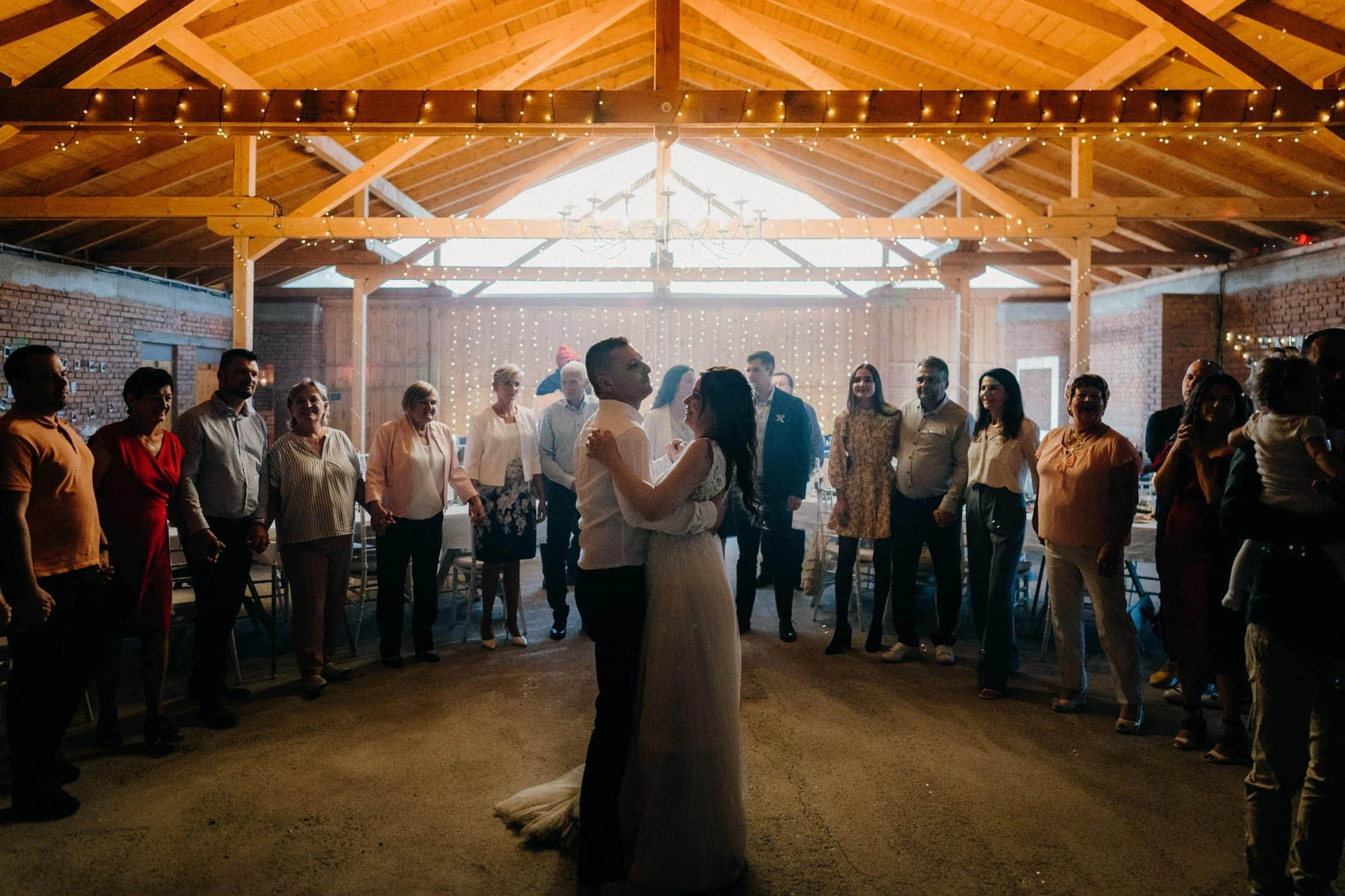 Svatba Stodola v&nbsp;meruňkovém sadu - foto 23