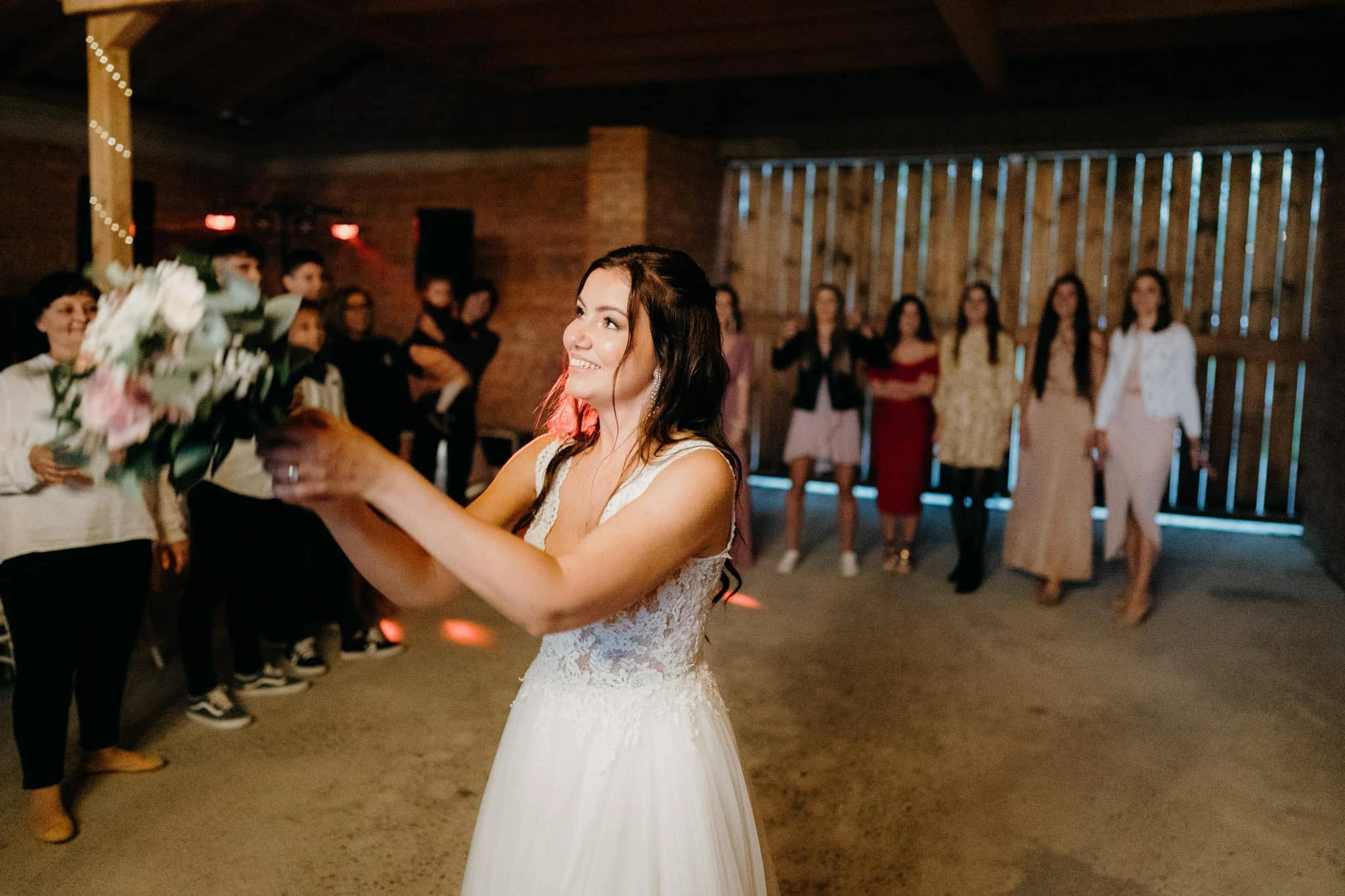 Svatba Stodola v&nbsp;meruňkovém sadu - foto 20