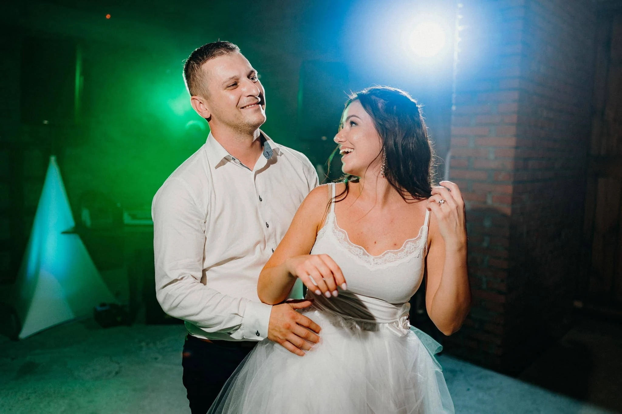 Svatba Stodola v&nbsp;meruňkovém sadu - foto 16