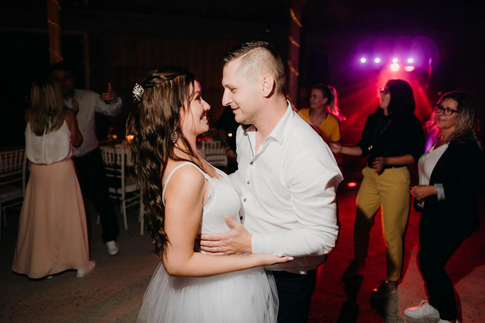 Svatba Stodola v&nbsp;meruňkovém sadu - foto 8