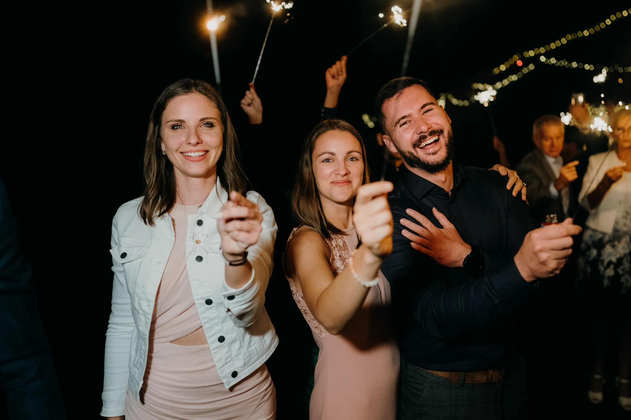 Svatba Stodola v&nbsp;meruňkovém sadu - foto 4