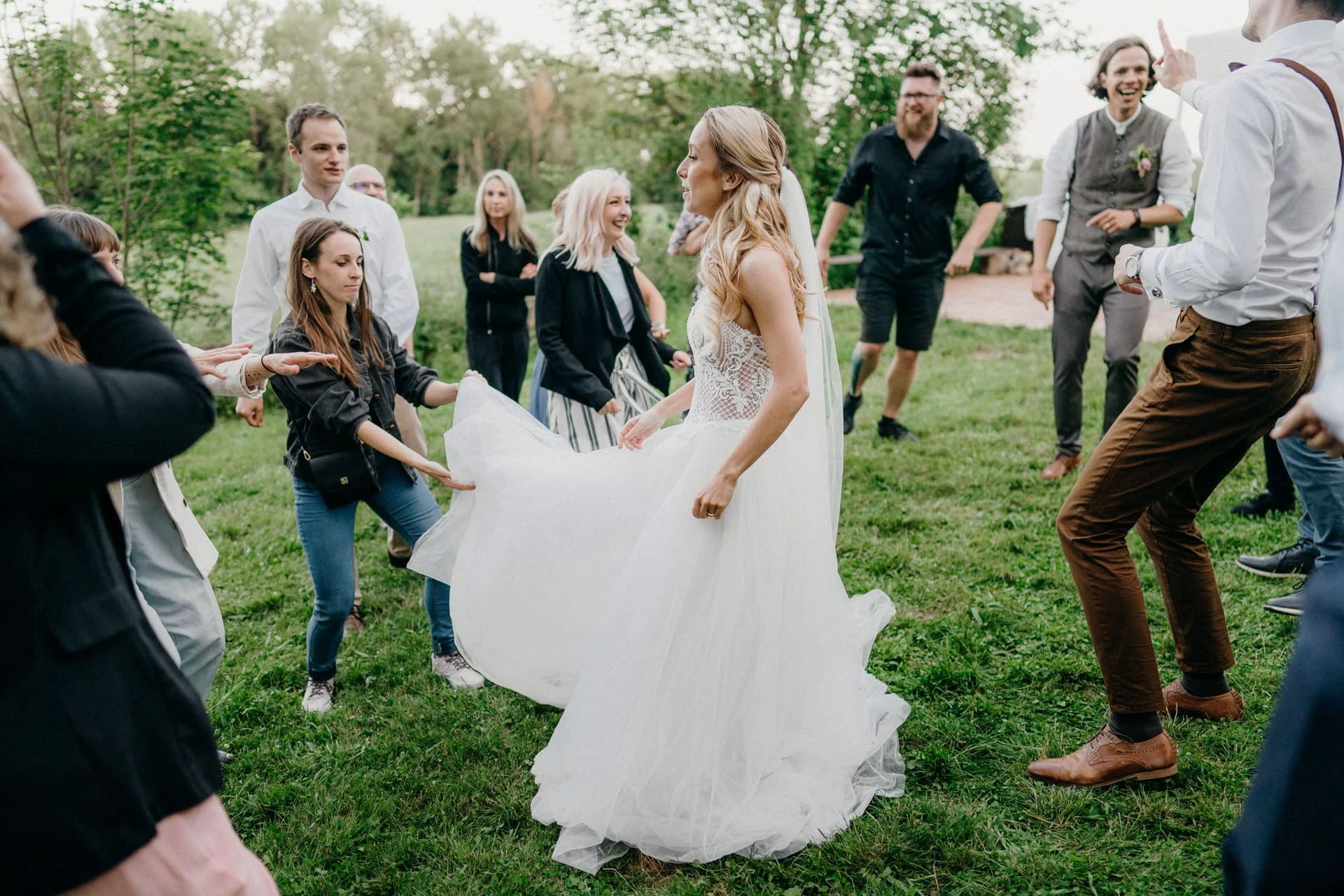 Svatba na samotě u&nbsp;lesa - foto 21