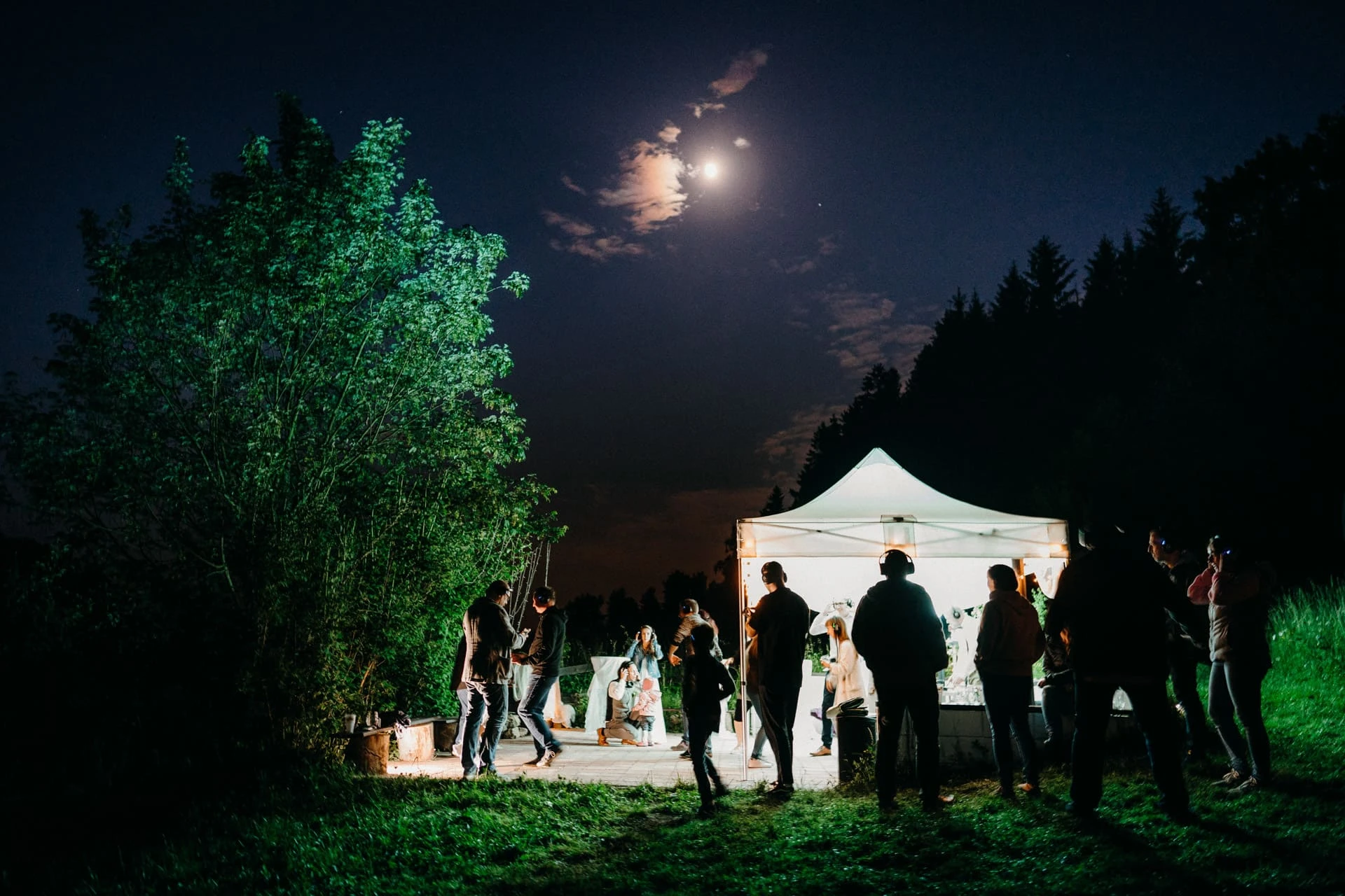 Svatba na samotě u&nbsp;lesa - foto 8