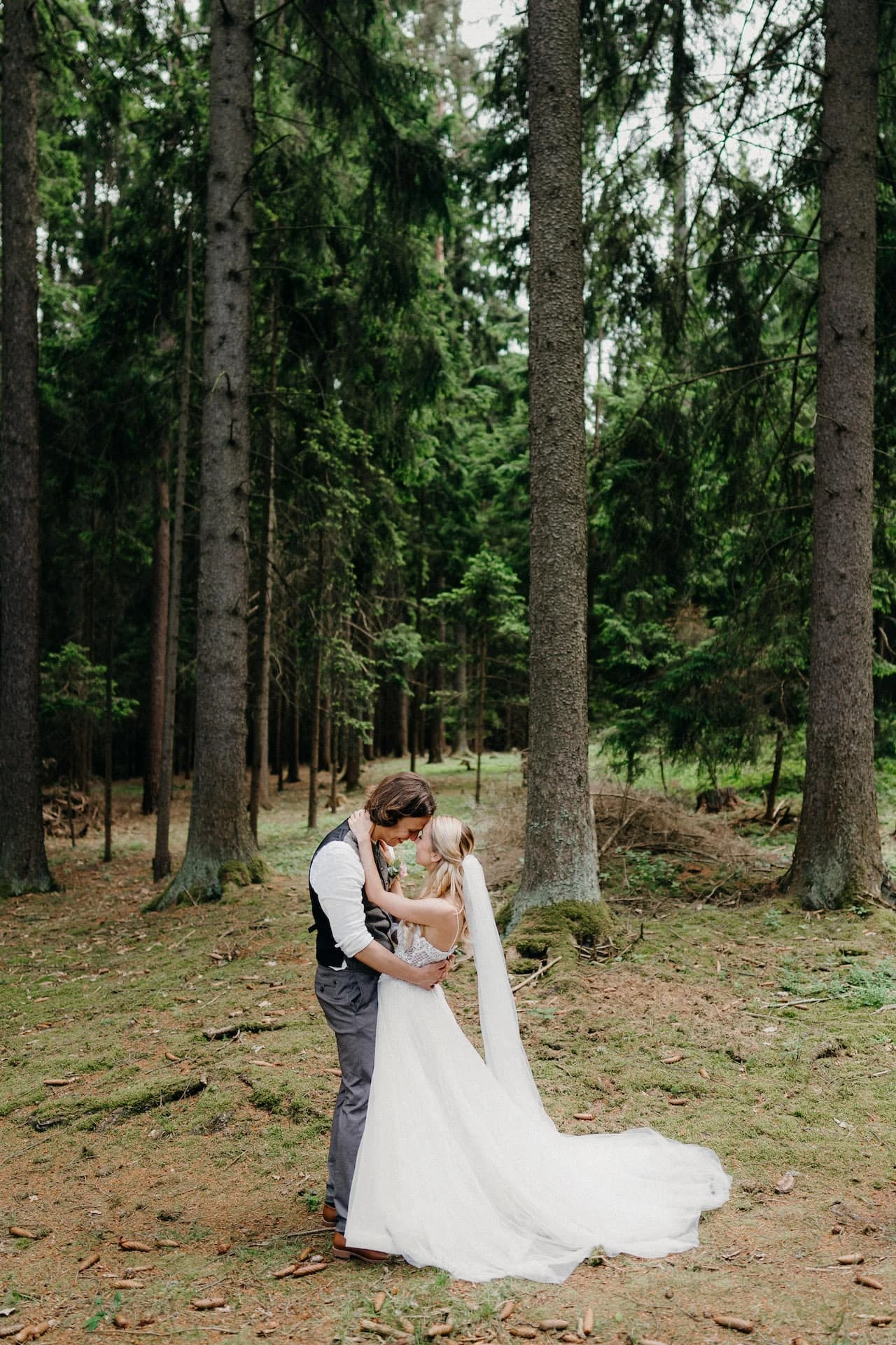 Svatba na samotě u&nbsp;lesa - foto 3