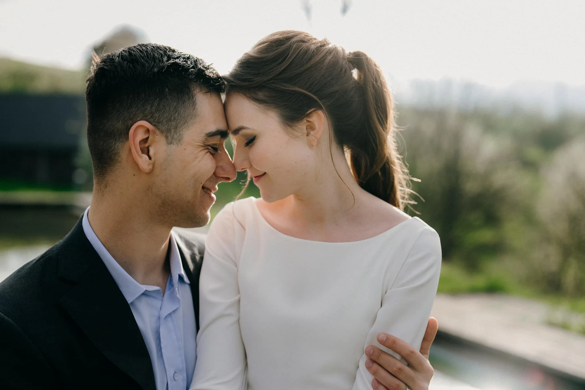 Svatební pár při portrétním focení na jižní Moravě