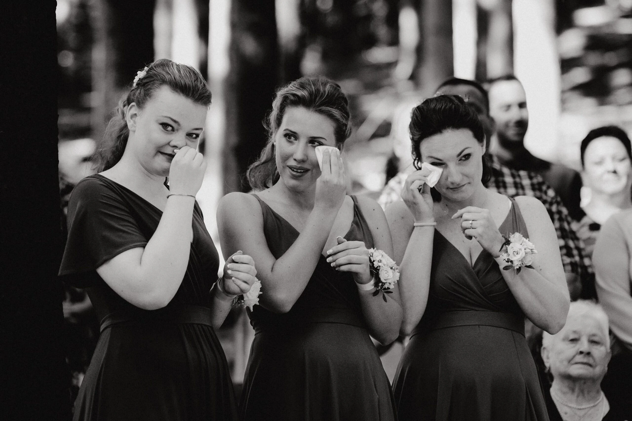 Svatební portrét nevěsty a ženicha v přírodě na jižní Moravě