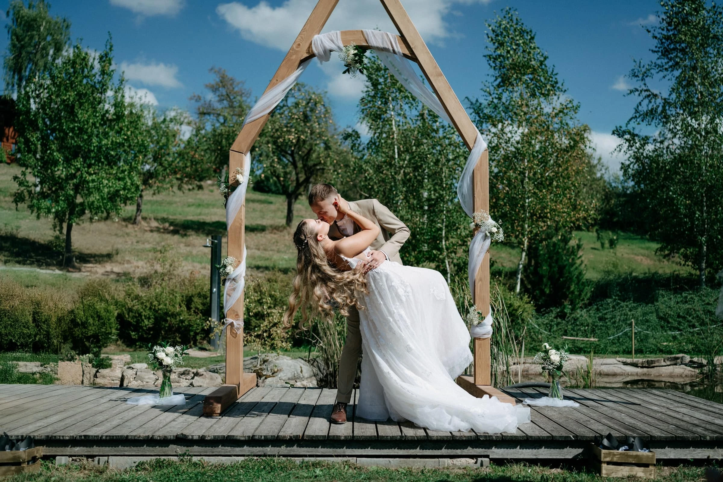 První tanec novomanželů na svatební hostině